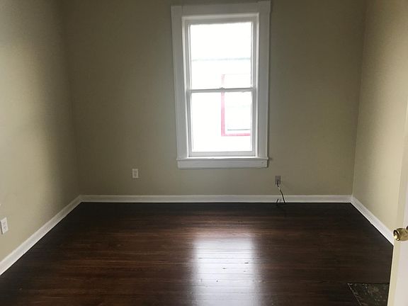 4th image of 406 Mountain Ave SW APT 3
