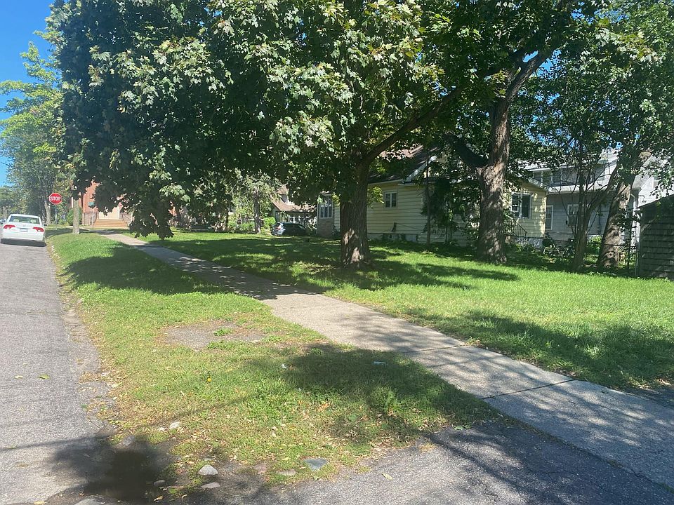 2nd image of 1698 Lafond Ave