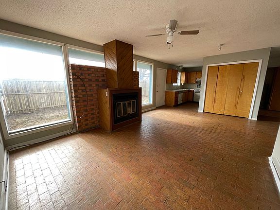 2nd image of 723 N Avenue M APT A