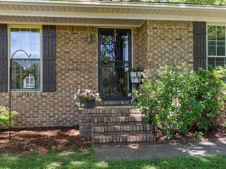 1st image of 635 Browning Rd