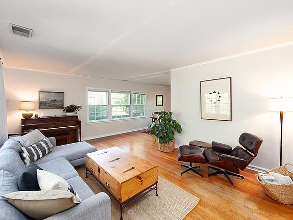 5th image of 64 Mimosa Dr