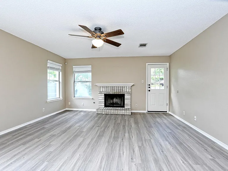 15009 Big Falls Dr — Photo 5