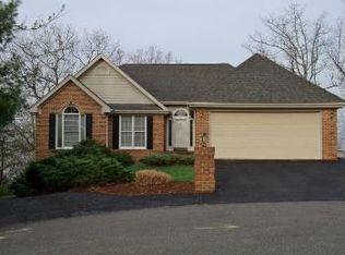 213 River Point, Radford, VA 24141