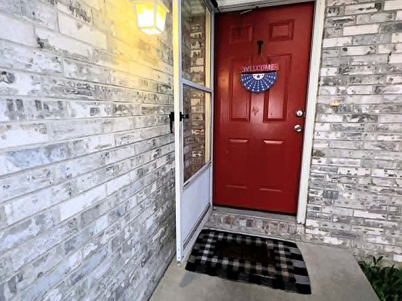 5th image of 1802-1804 Laurel Hill Pl