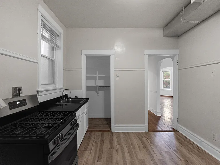 1353 W Catalpa Ave #1 — Photo 8