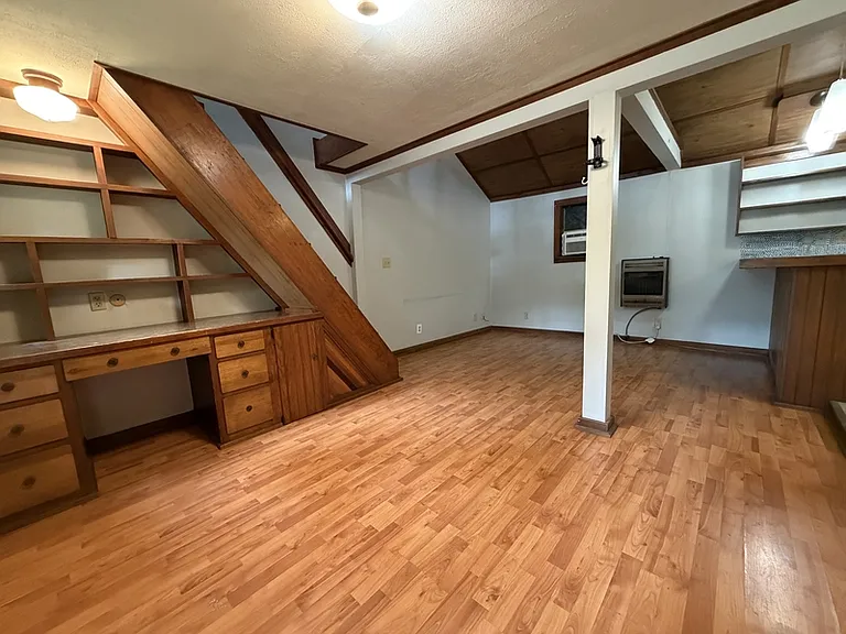 410 E Huntsville Rd #C — Photo 2