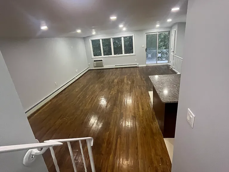 1237 E 68th St #2 — Photo 7