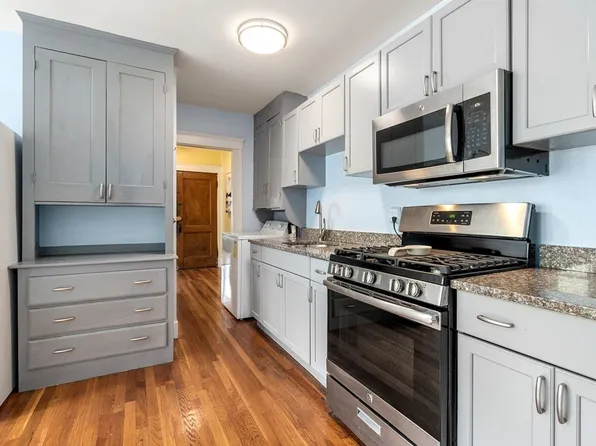 644 Hyde Park Ave #3R, Roslindale, MA 02131