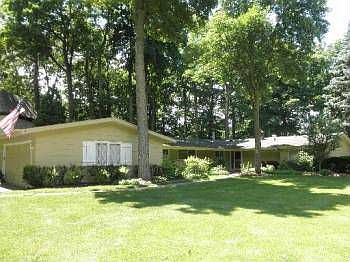 1st image of 10 Darby Ln
