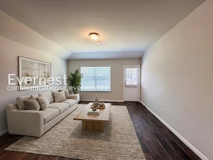 3 bed, 2.0 bath, 1521 sqft, $1,995 — Photo 3