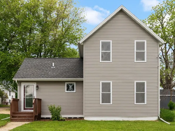 203 Weaver St, Ridgeway, WI 53582
