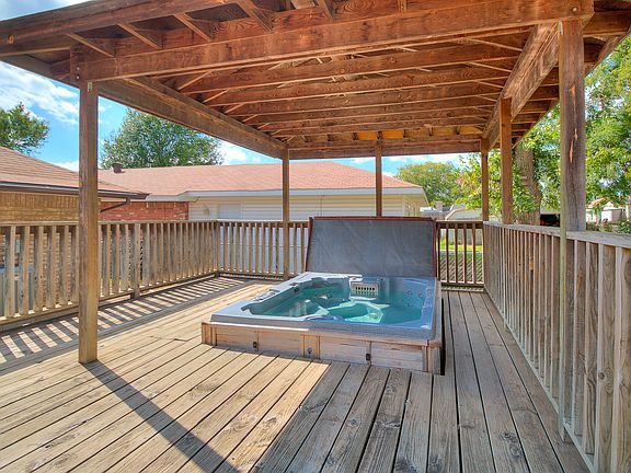 3rd image of 4725 Princess Ln