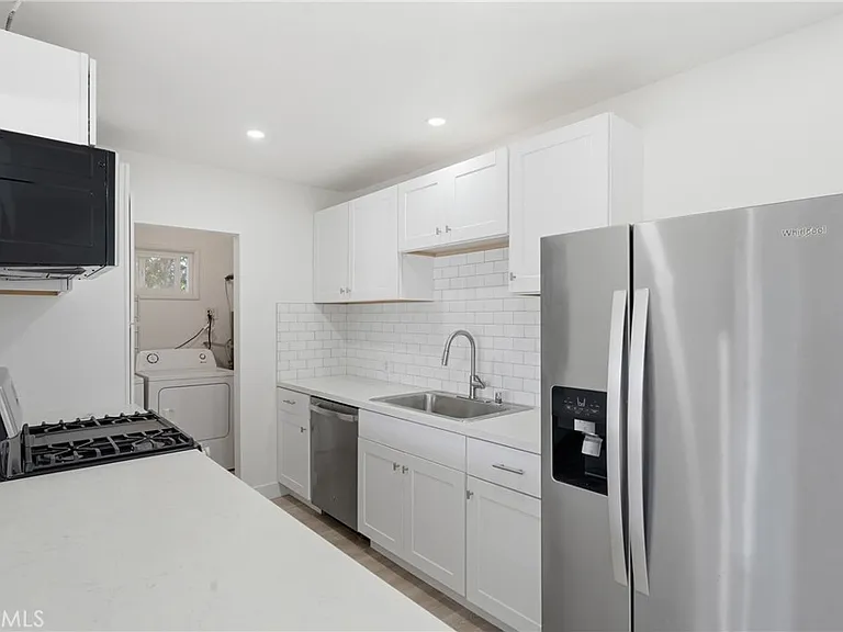 1700 Voorhees Ave — Photo 7