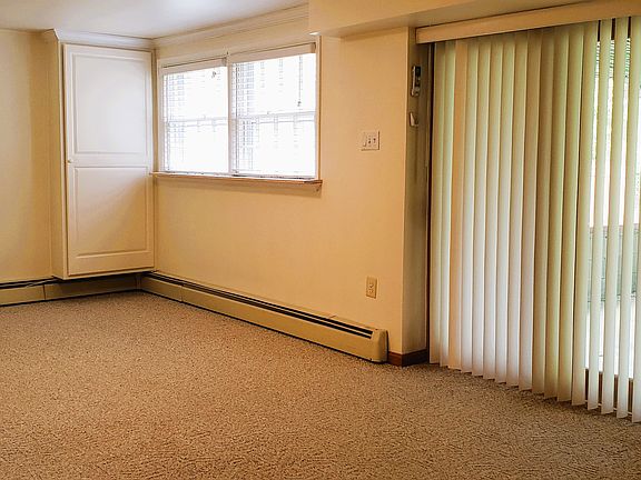 4th image of 405 Beach Dr #B