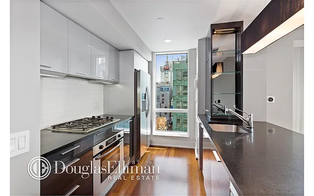Rented by Douglas Elliman | media 16