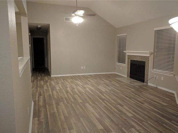 3rd image of 4809 Shadyway Dr