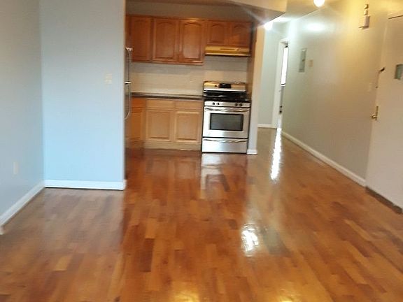 4th image of 471 Lafayette Ave APT 3