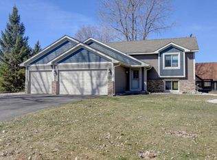 5879 Otter View Trl, White bear lake, MN 55110