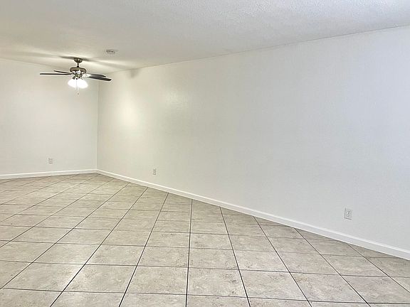2nd image of 1212 Oxford Dr APT B