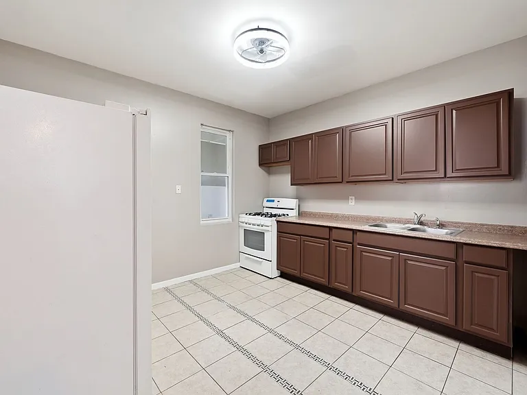8041 S Laflin St #2 — Photo 10