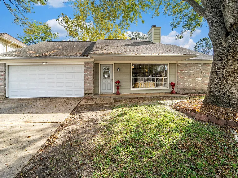 13231 Harpers Bridge Dr — Photo 17