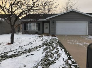 166 Cardinal Ct, Independence, IA 50644