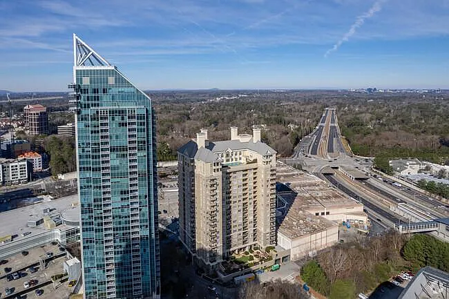 3334 Peachtree Rd NE #404 — Photo 26