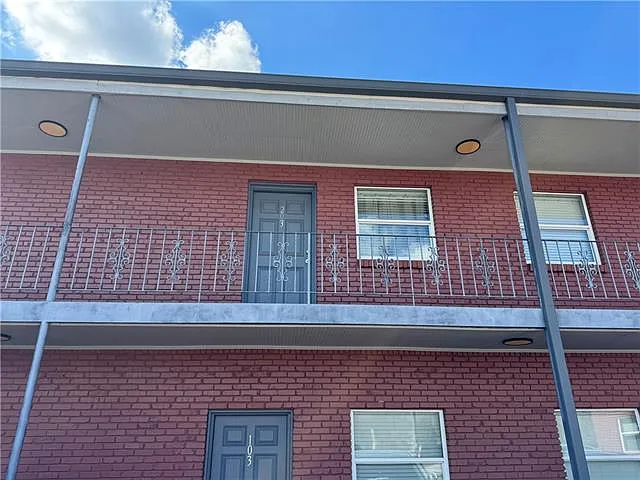 145 N Anthony St #203 — Photo 3