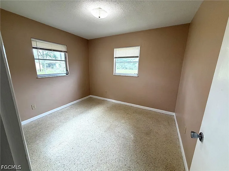 1407 Juddale St E — Photo 5