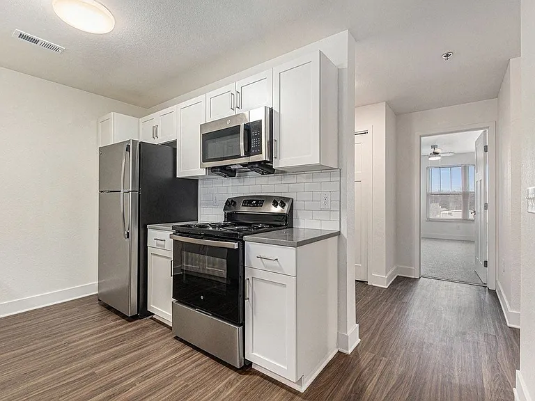 Signature Pointe Apartment Homes — Photo 99