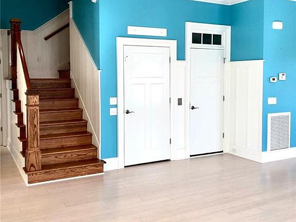 4th image of 528 Wesley Oak Cir