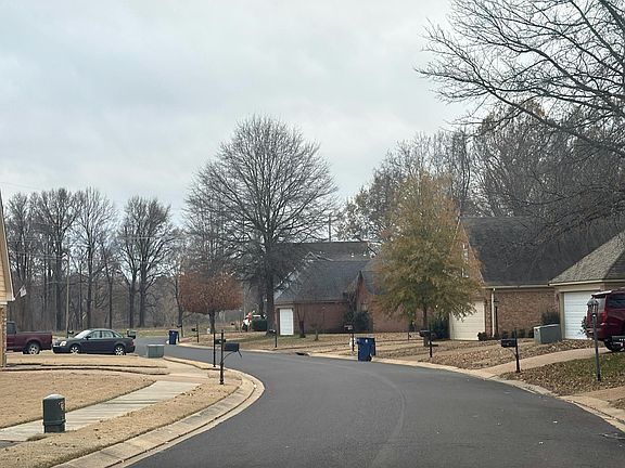 5th image of 7249 Lucia Ln