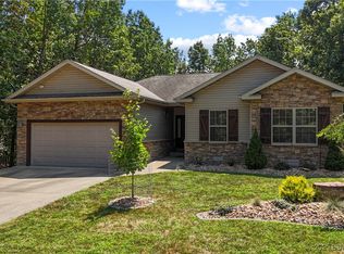 51 Sioux Rd, Lake Ozark, MO 65049