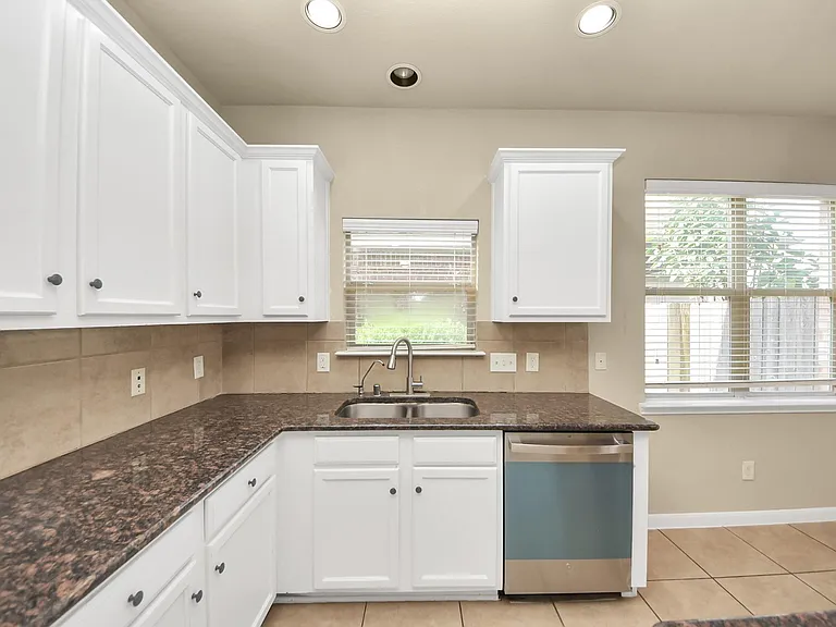 6106 Grassy Haven Ln — Photo 23