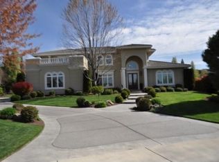 295 Island Pointe Dr, Medford, OR 97504