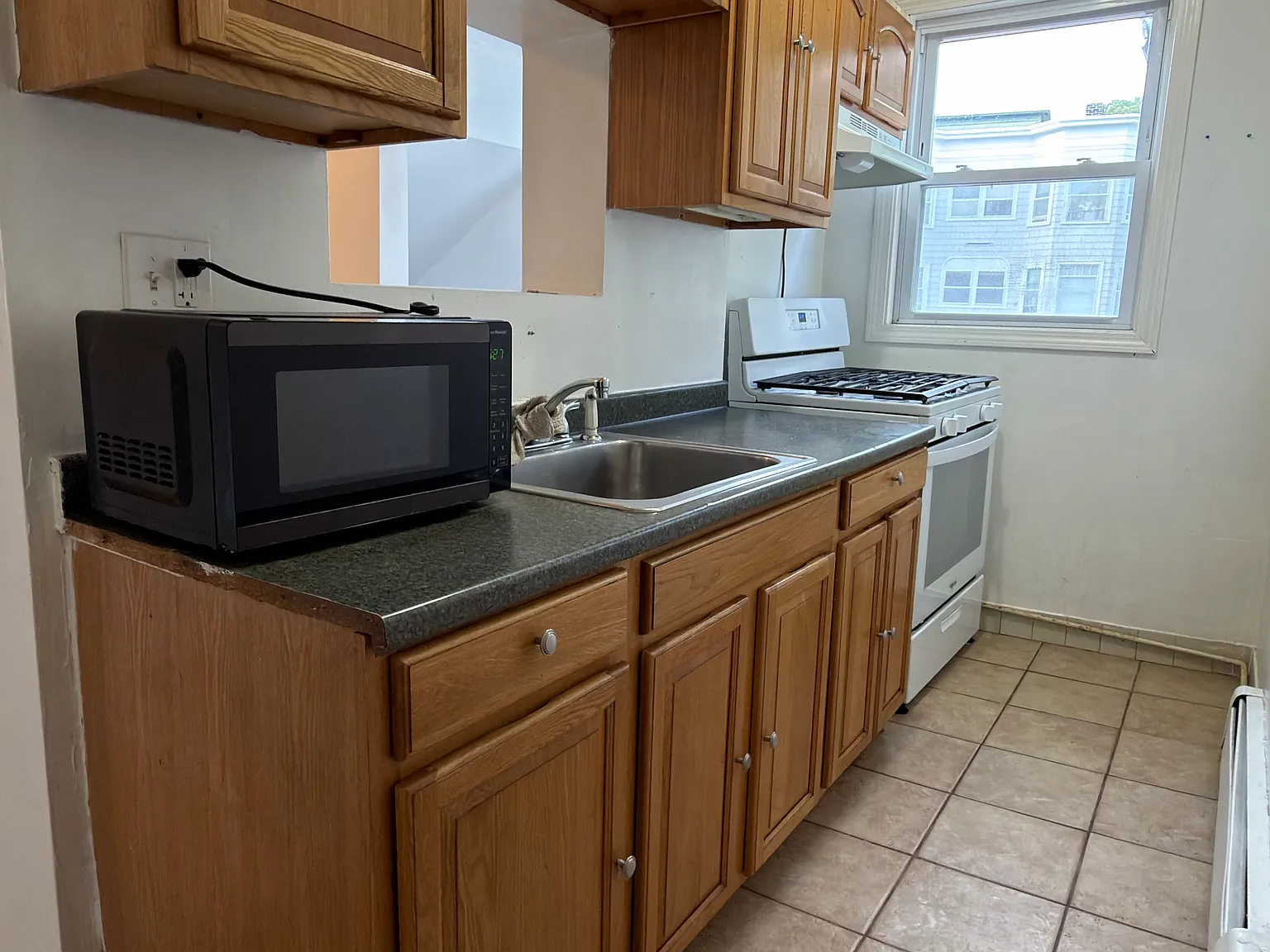 3 bed, $2,000 — Photo 4