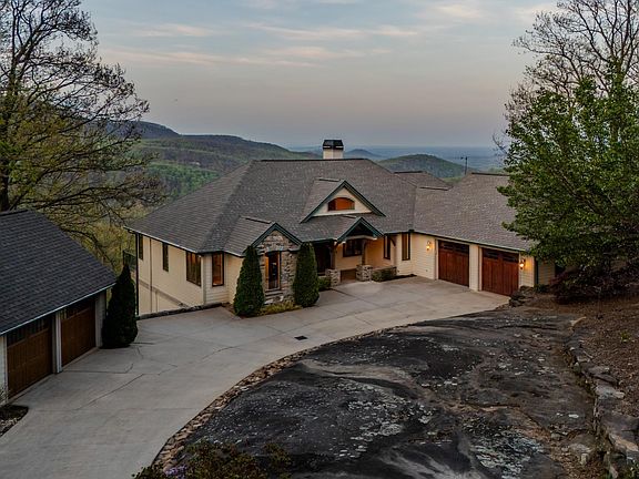 5th image of 115 Harrier Ln