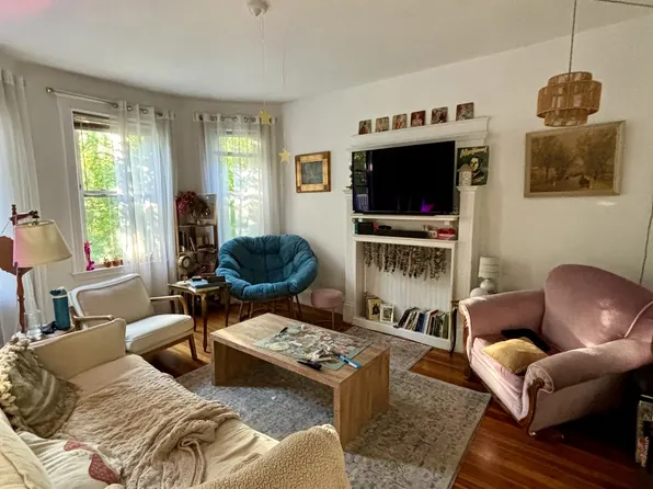119A Browne St #3A, Brookline, MA 02446
