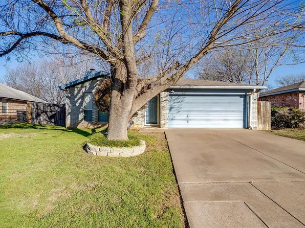 1720 Hunting Green Dr, Fort Worth, TX 76134