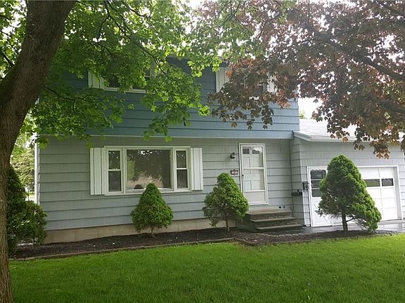 3rd image of 105 Helfer Ln