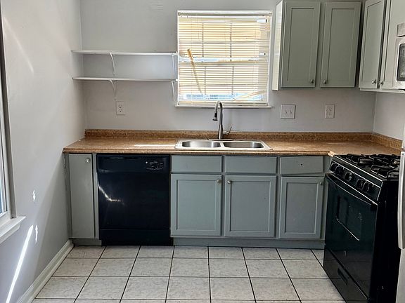 2nd image of 6604 Sevenoaks Dr