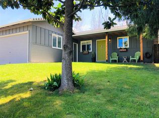 115 School House Rd, Talent, OR 97540