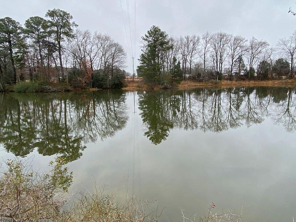 2nd image of 250 Apple Tree Rd