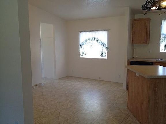 2nd image of 210 Schoolhouse Ln