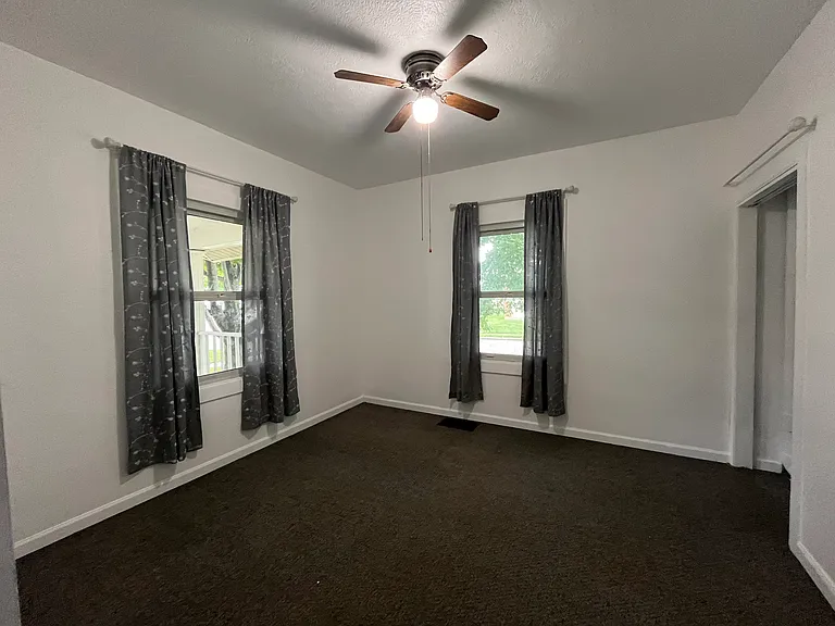 1142 N Minnesota Ave — Photo 15