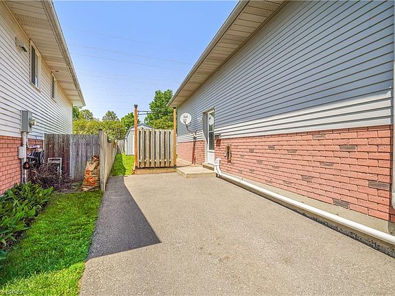5th image of 58 Arbor Dr