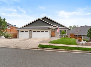 2033 SW Mercury Ln, Grants Pass, OR 97526