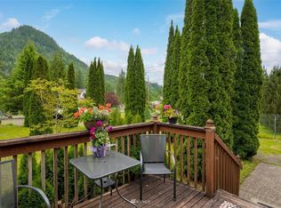 6373 Little Big Horn Rd, Maple Falls, WA 98266