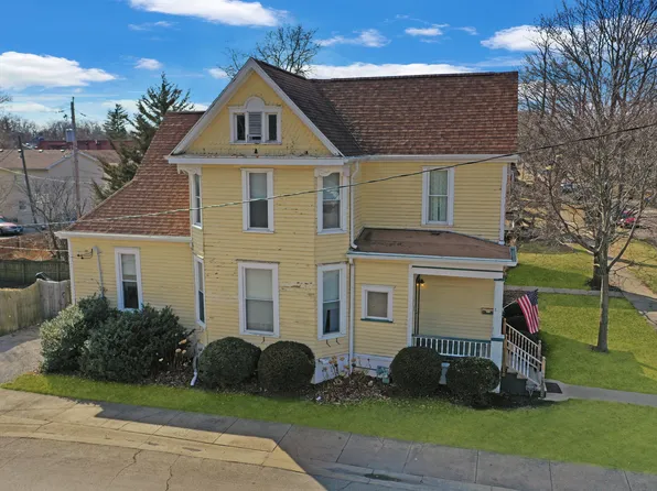 825 E Jefferson St, Bloomington, IL 61701