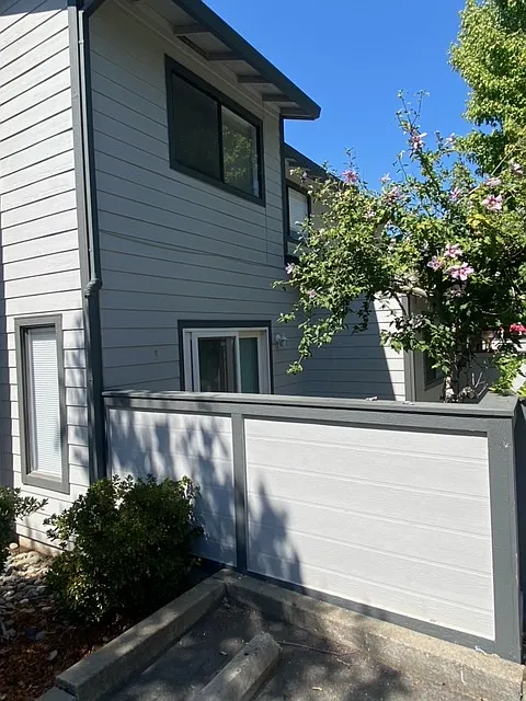6401 Creekbed Ln — Photo 2